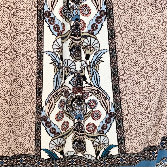 DR2 V-Neck Blouse - Picture 3 of 5